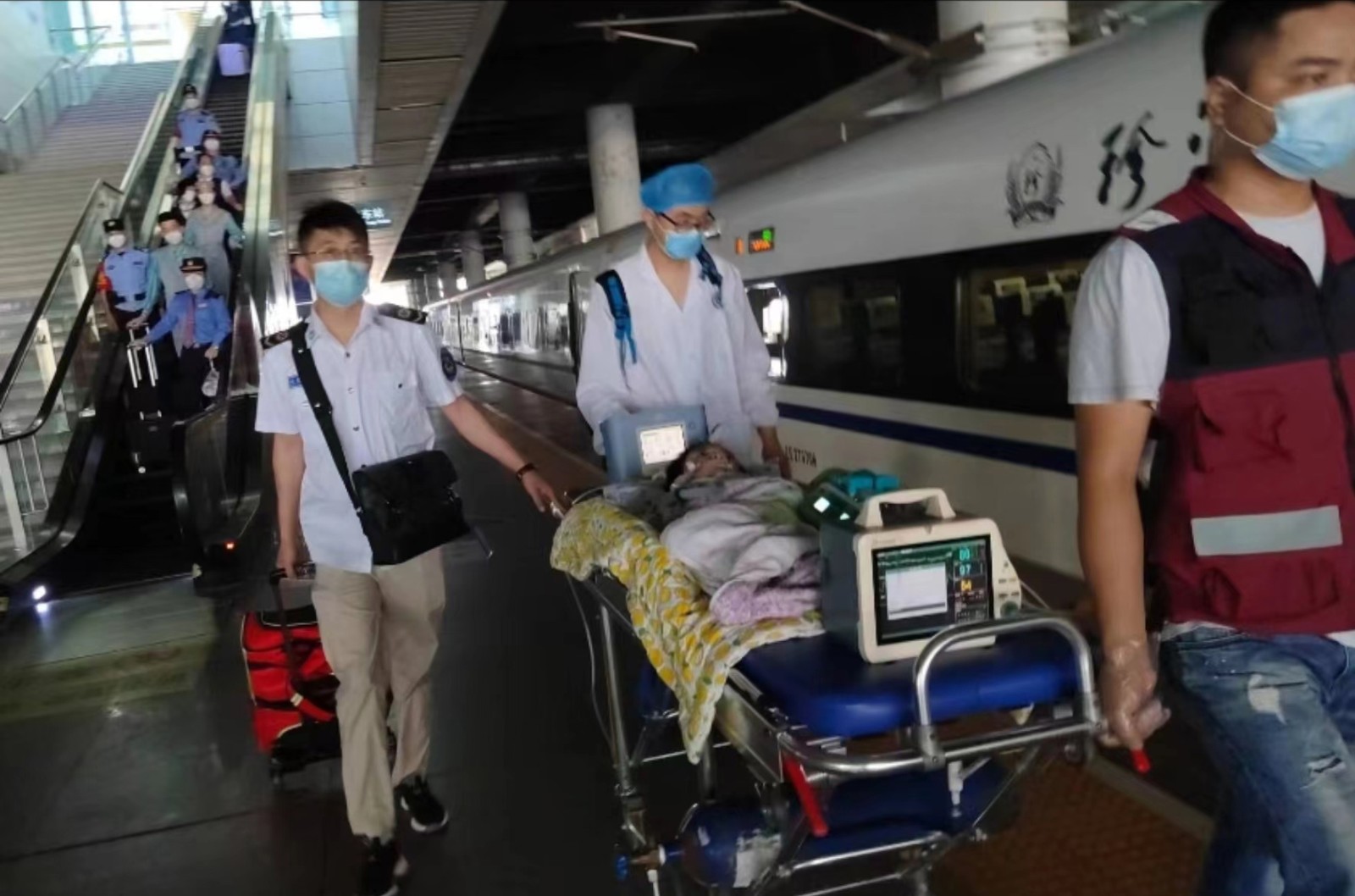 巍山高铁转运公司